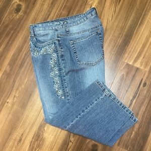 Y2K embellished Cosmopolitan capri jeans, size 8 petite, boho vibe